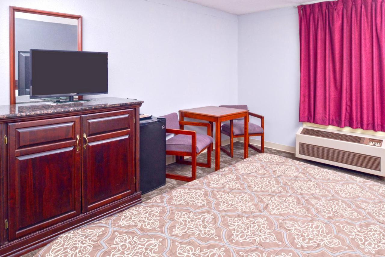 Country Garden & Suites-Benton Luaran gambar