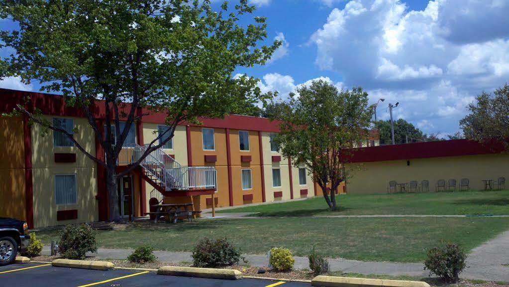Country Garden & Suites-Benton Luaran gambar