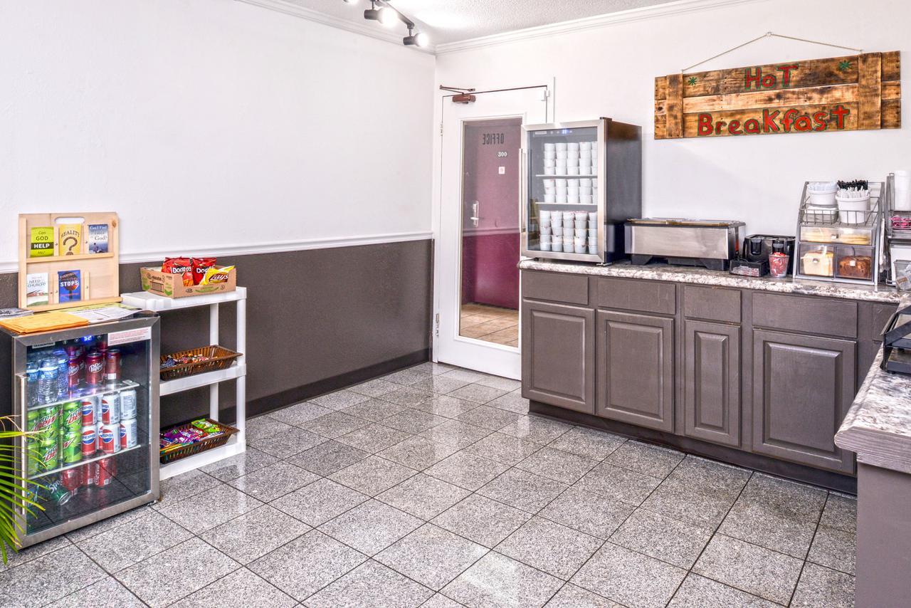 Country Garden & Suites-Benton Luaran gambar