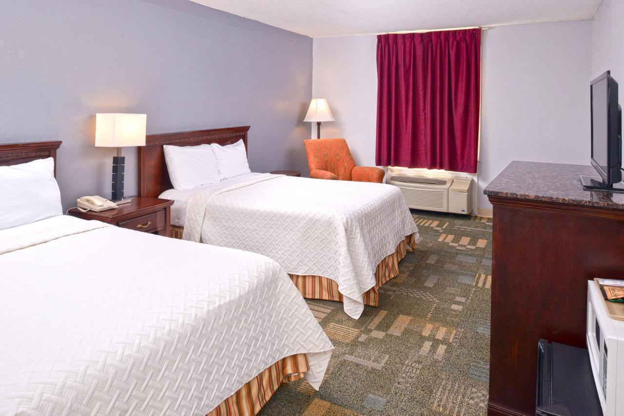 Country Garden & Suites-Benton Luaran gambar