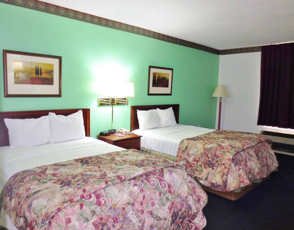 Country Garden & Suites-Benton Bilik gambar